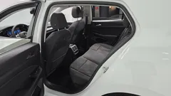 2022 Volkswagen Golf 2.0 TDI Prestige — фото 11