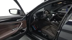 2022 BMW 5-Series 530i M Sport Package — фото 10