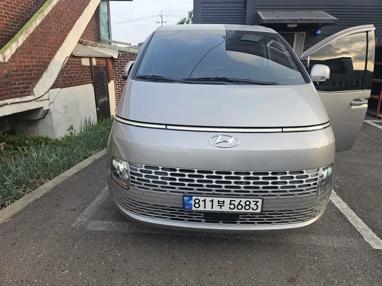 2023 Hyundai Staria Cargo 5-Seater