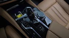 2022 BMW 5-Series 520i Luxury — фото 9
