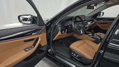 2022 BMW 5-Series 520i Luxury — фото 10