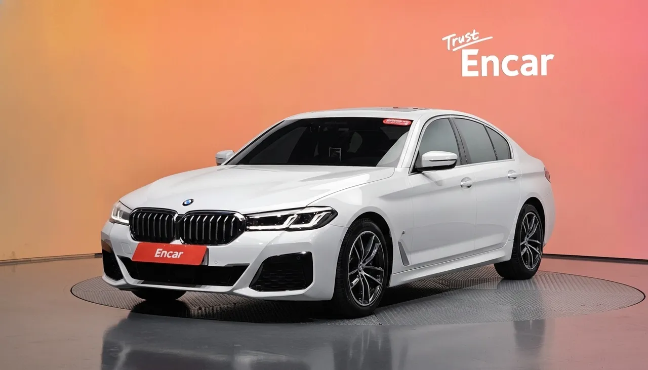 2022 BMW 5-Series 520i M Sport