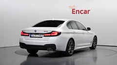 2022 BMW 5-Series 520i M Sport — фото 2