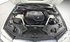 2022 BMW 5-Series 520i M Sport — фото 6