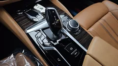 2022 BMW 5-Series 520i M Sport — фото 9