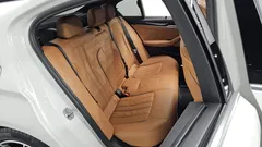 2022 BMW 5-Series 520i M Sport — фото 11