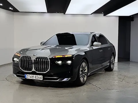2023 BMW 7-Series 740d xDrive Design Pure Excellence