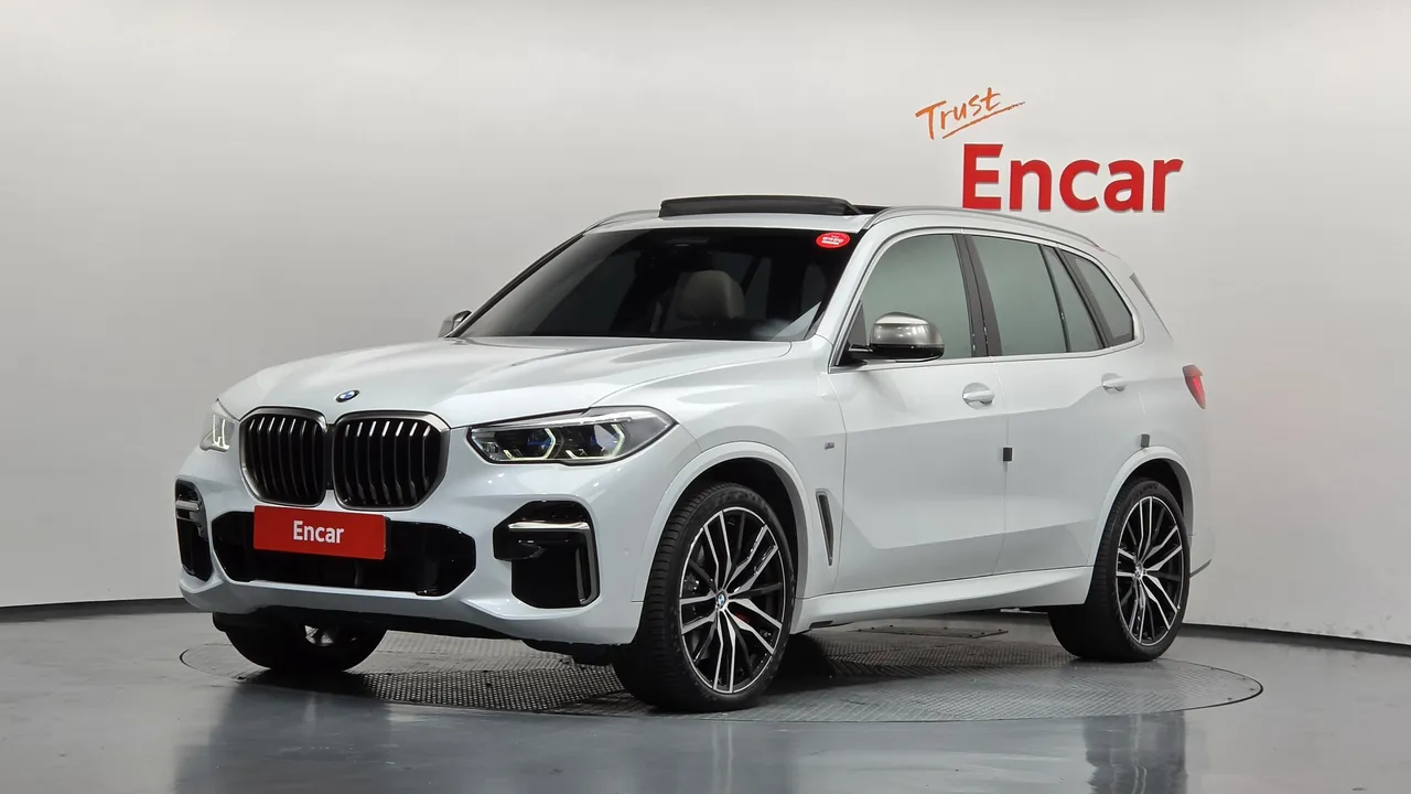 2022 BMW X5 M50i