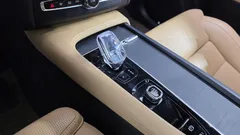 2023 Volvo XC90 T8 Ultimate Bright Hybrid — фото 9