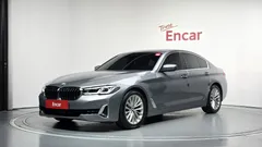 2023 BMW 5-Series 520i Luxury — фото 1