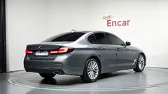 2023 BMW 5-Series 520i Luxury — фото 2