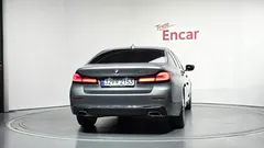 2023 BMW 5-Series 520i Luxury — фото 4