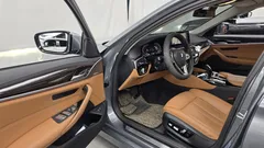 2023 BMW 5-Series 520i Luxury — фото 10
