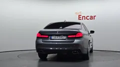2023 BMW 5-Series 520i Luxury — фото 4