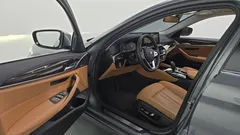 2023 BMW 5-Series 520i Luxury — фото 10