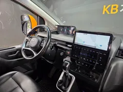 2022 Hyundai Staria L3.5 Kinder Safety Car — фото 18