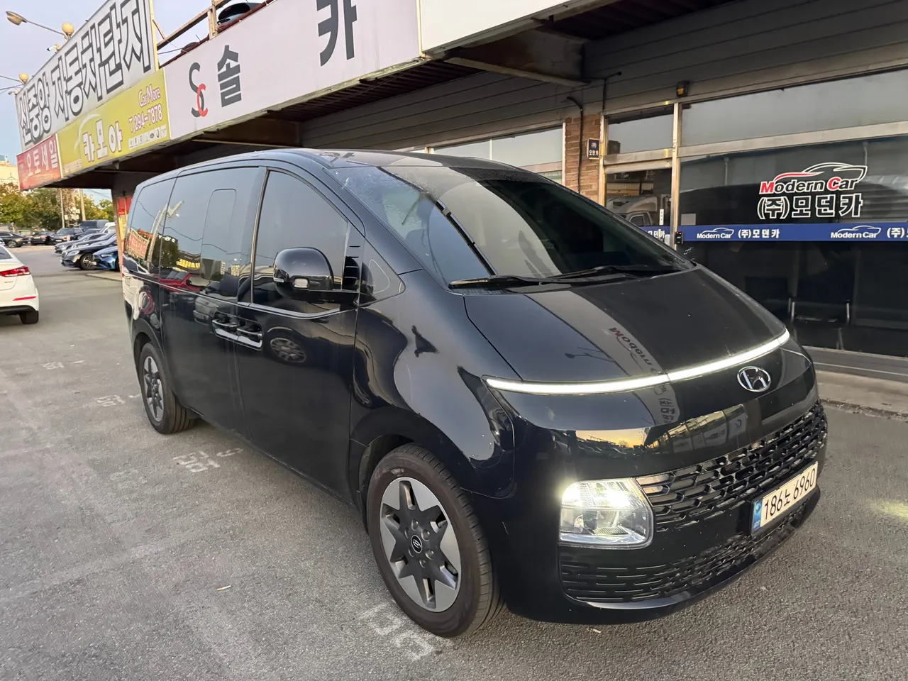 2023 Hyundai Staria Tourer 9-Seater