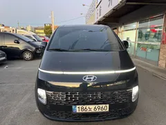 2023 Hyundai Staria Tourer 9-Seater — фото 3