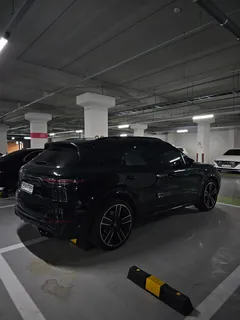 2023 Porsche Cayenne 3.0 PLATINUM EDITION — фото 2