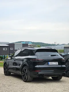 2023 Porsche Cayenne 3.0 PLATINUM EDITION — фото 3