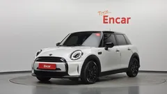 2024 Mini Cooper 5Door Classic — фото 1