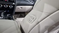 2023 Genesis G70 Gasoline 2.0T 2WD — фото 19