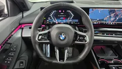 2024 BMW 5-Series 530i xDrive M Sport — фото 13