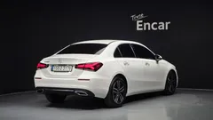 2022 Mercedes-Benz A-Class A220 Sedan — фото 3
