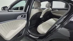2023 Genesis G70 Gasoline 2.0T 2WD — фото 11