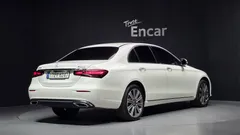 2023 Mercedes-Benz E-Class E350 4MATIC Exclusive — фото 2