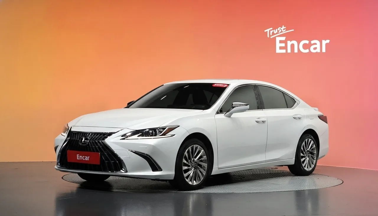 2023 Lexus ES Luxury Plus