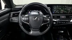 2023 Lexus ES Luxury Plus — фото 20