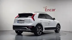 2022 Kia Niro Signature — фото 2