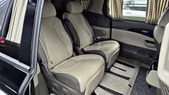 2022 Kia Carnival Gasoline 7-Seater Hi-Limousine — фото 17