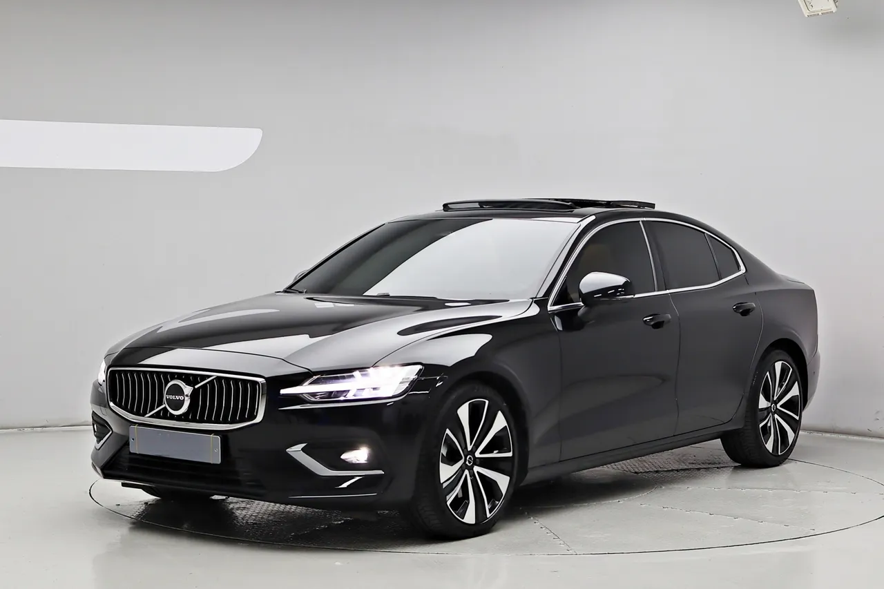 2023 Volvo S60 B5 Ultimate Bright