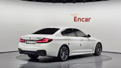 2023 BMW 5-Series 520i M Sport — фото 2
