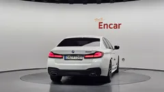 2023 BMW 5-Series 520i M Sport — фото 4