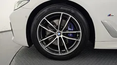 2023 BMW 5-Series 520i M Sport — фото 5