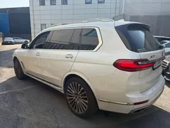 2022 BMW X7 xDrive 40i Design Pure Excellence 7-Seater — фото 2