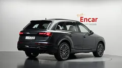 2026 Audi SQ7 4.0 TFSI Quattro — фото 2