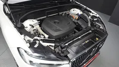 2023 Volvo XC60 T8 Ultimate Bright — фото 6
