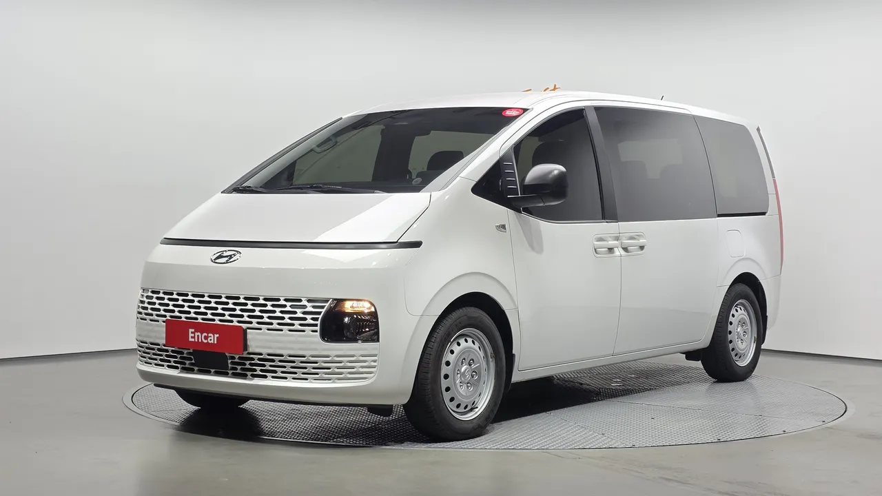 2023 Hyundai Staria Tourer 11-Seater