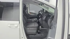 2023 Hyundai Staria Tourer 11-Seater — фото 11