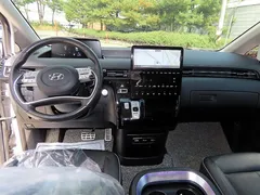 2022 Hyundai Staria Lounge 9-Seater — фото 8