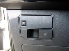 2022 Hyundai Staria Lounge 9-Seater — фото 17
