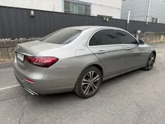 2022 Mercedes-Benz E-Class E350 4MATIC Avantgarde — фото 2