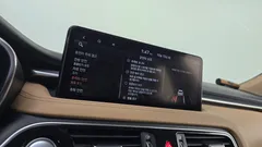 2022 Genesis G70 Gasoline 2.0T 4WD — фото 18