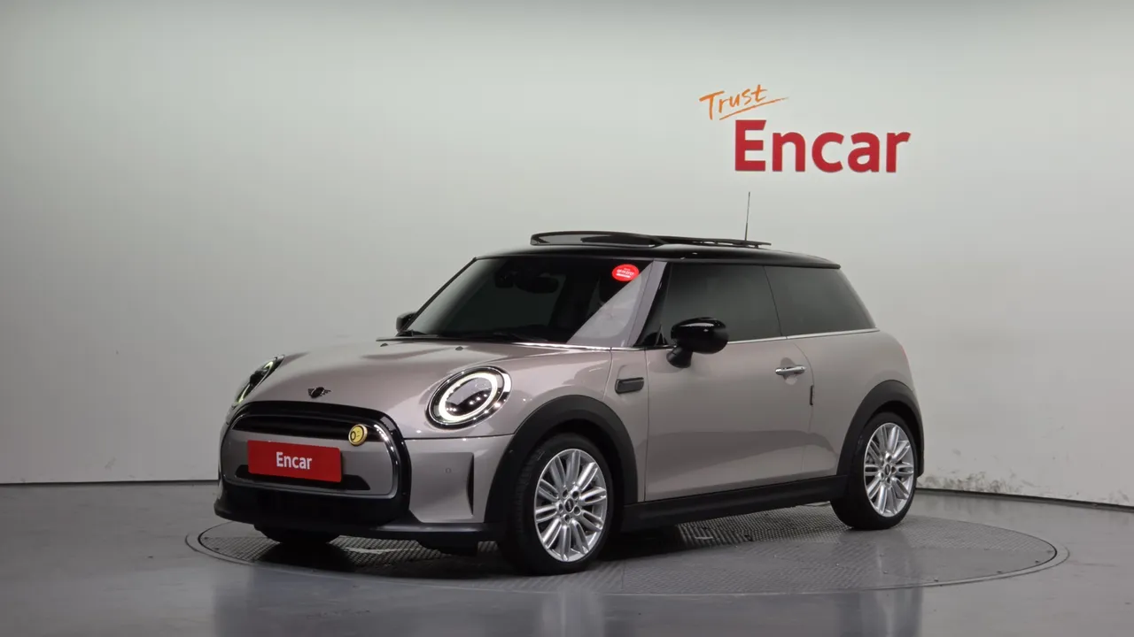2023 Mini Cooper Classic Plus Launch Pack