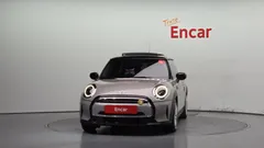2023 Mini Cooper Classic Plus Launch Pack — фото 3