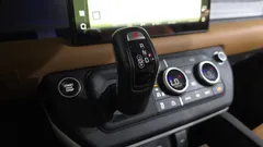 2023 Land Rover Defender 110 D300 HSE — фото 9